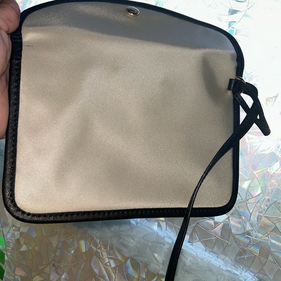 MICHAEL KORS SPORT/CASUAL NYLON WATER RESISTANT BEIGE WRISTLET CLUTCH NWOT - Picture 7 of 16